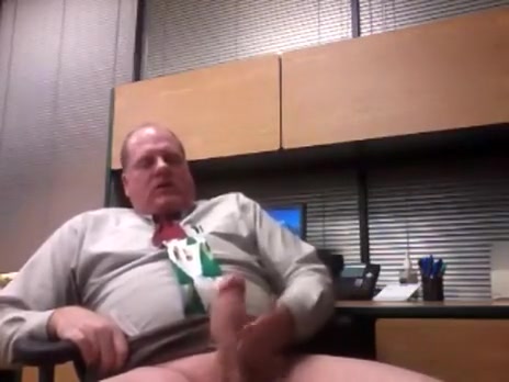 Very hawt Step dad a the office