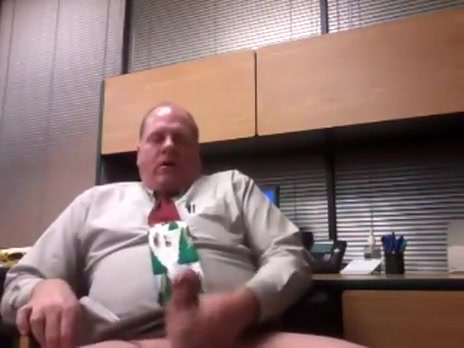 Very hawt Step dad a the office