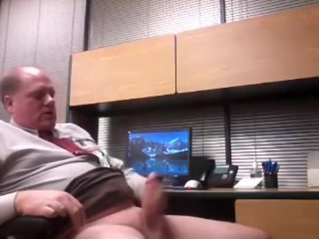 Very hawt Step dad a the office