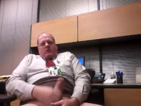 Very hawt Step dad a the office