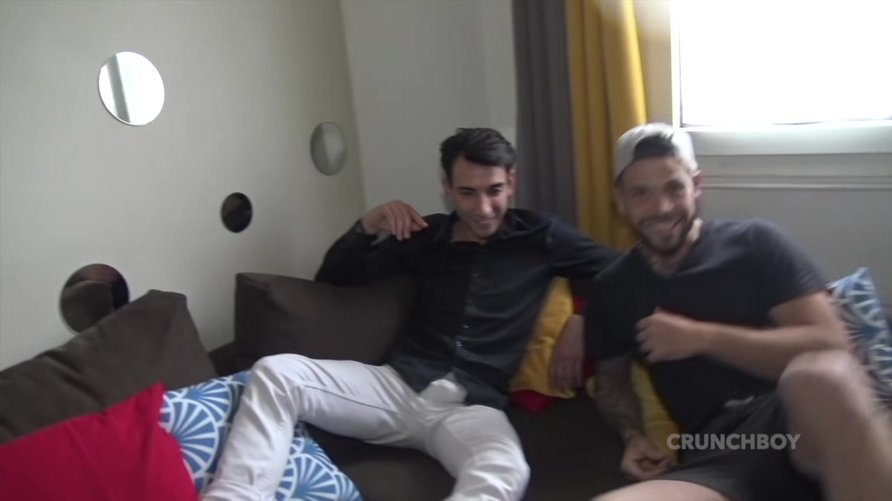 Sandro fucked bareback by the french pornstar Kevin DAVID for crunchboy
