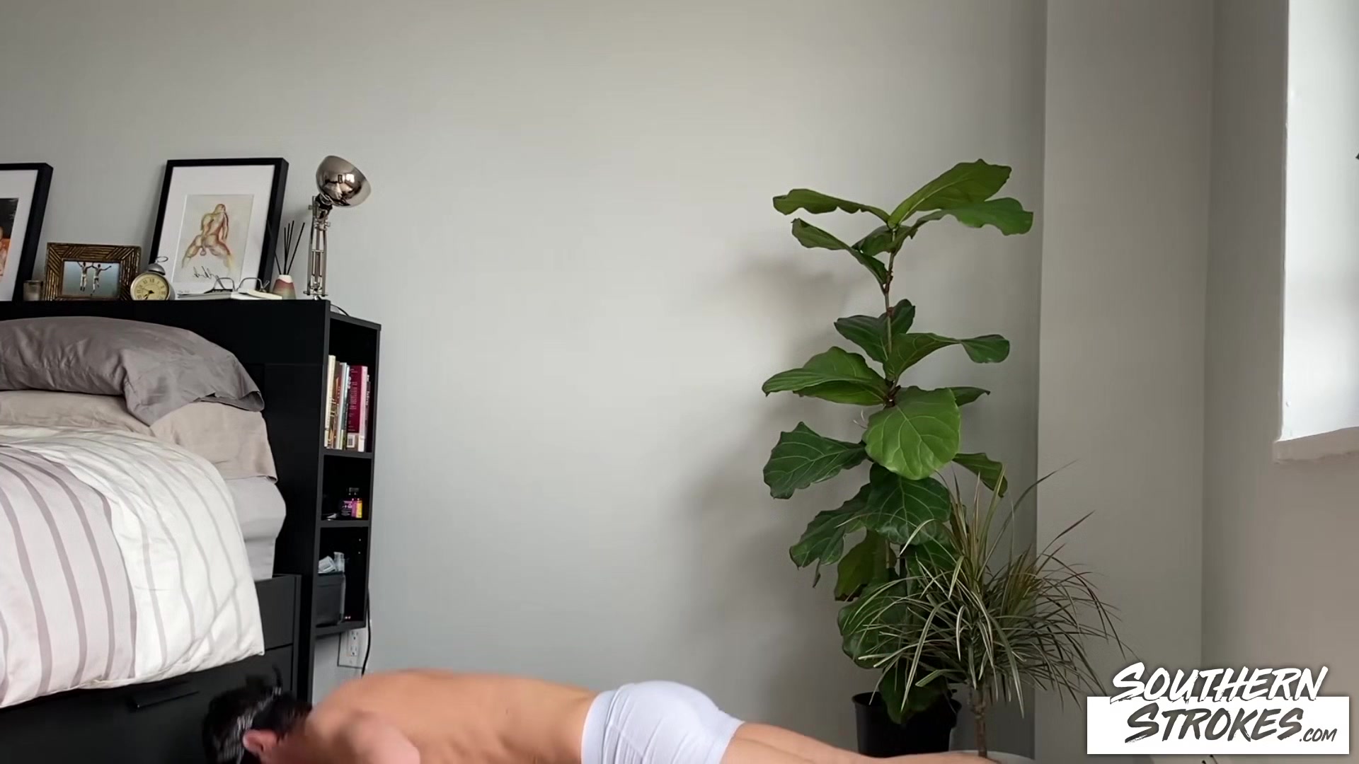 SOUTHERNSTROKES Athletic Twink Aiden Ward Jerks Off Solo