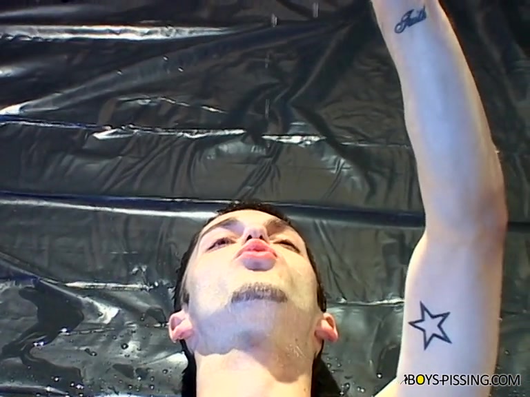 Ian Gives Kaleb A Soaking! - Ian Madrox Kaleb Scott