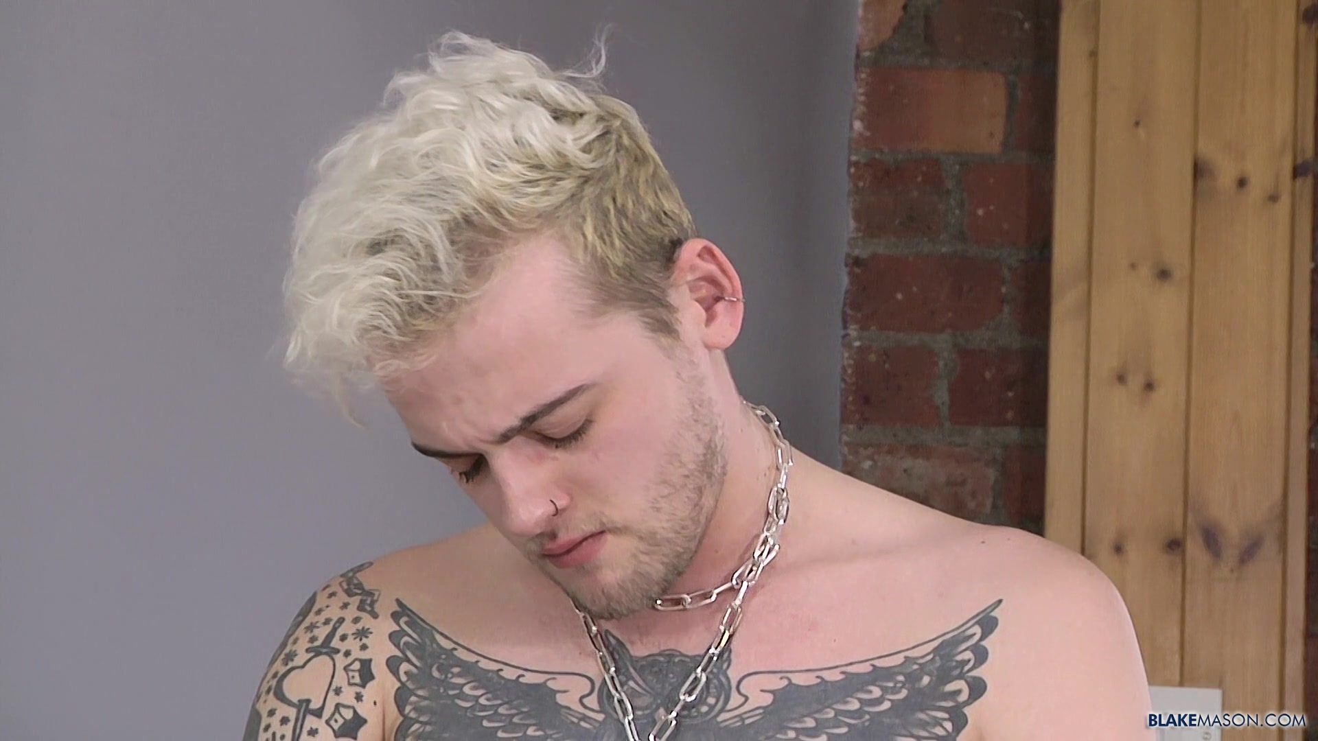 Ronnie Needs That Big Cock - Xavier Sibley & Ronnie Stone