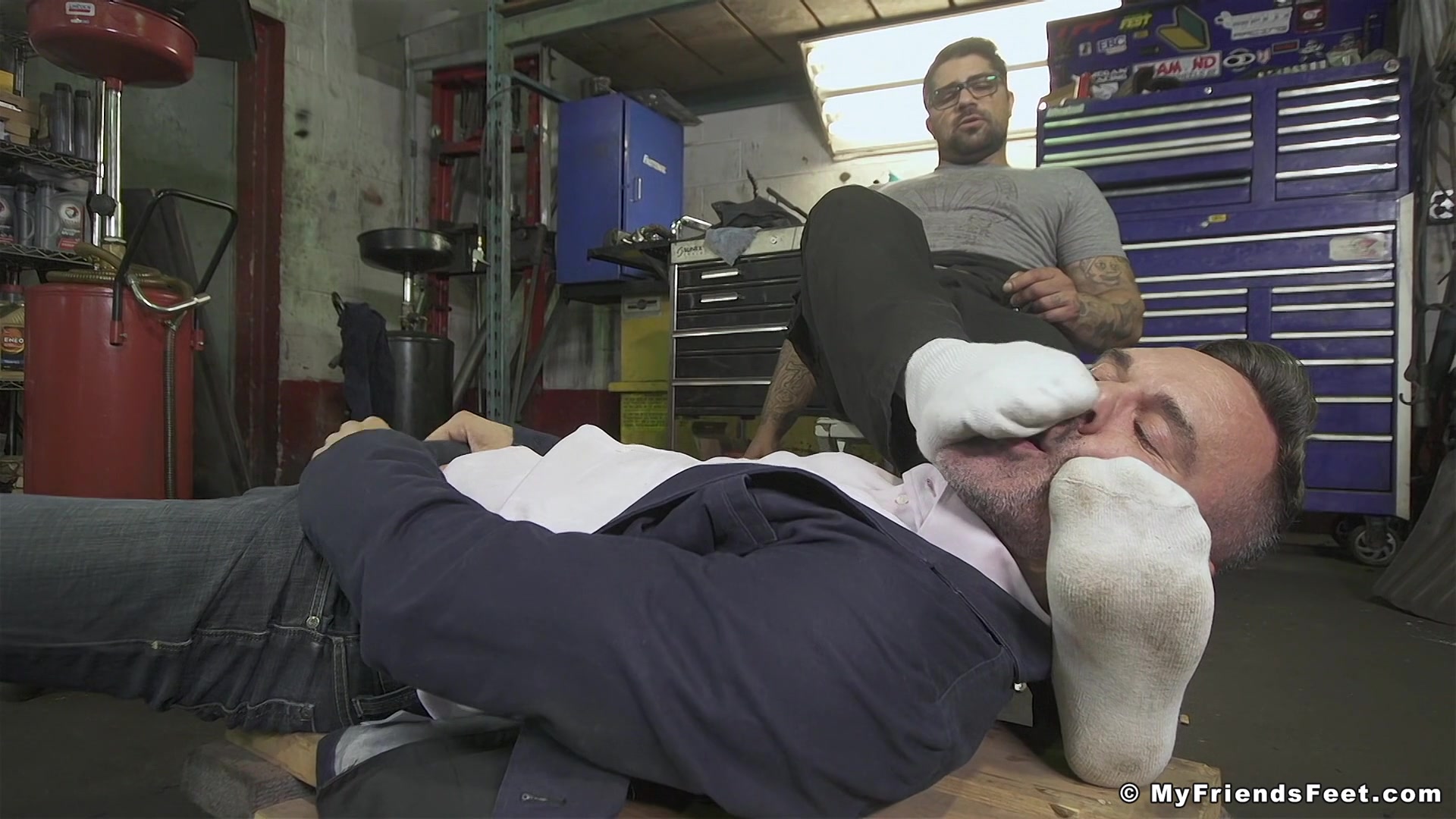 Mechanic Ryan Bones Worshiped - Ryan