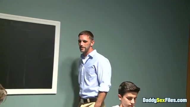 A Departing Gang Fuck Session - Mike Chambers, Leo Sweetwood