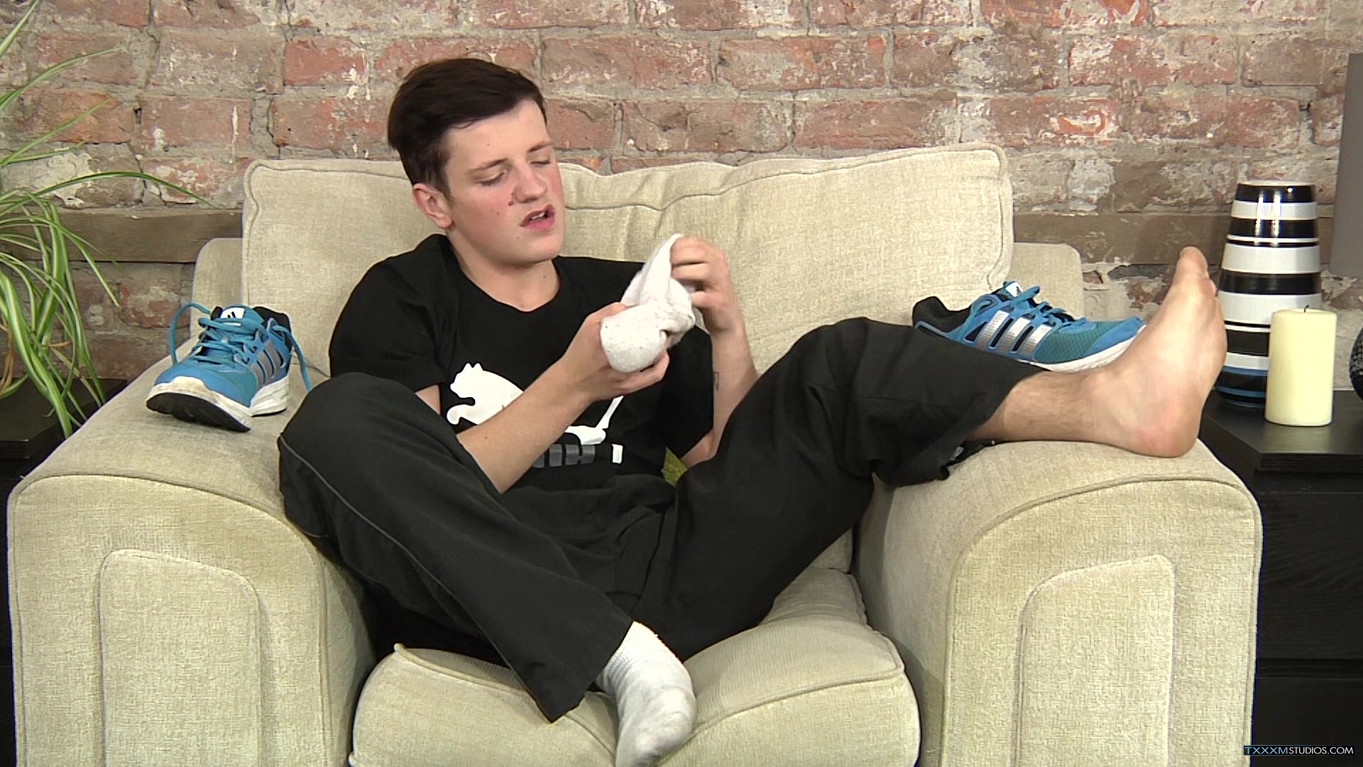 Stinky Feet Cock Stroke - James Lain