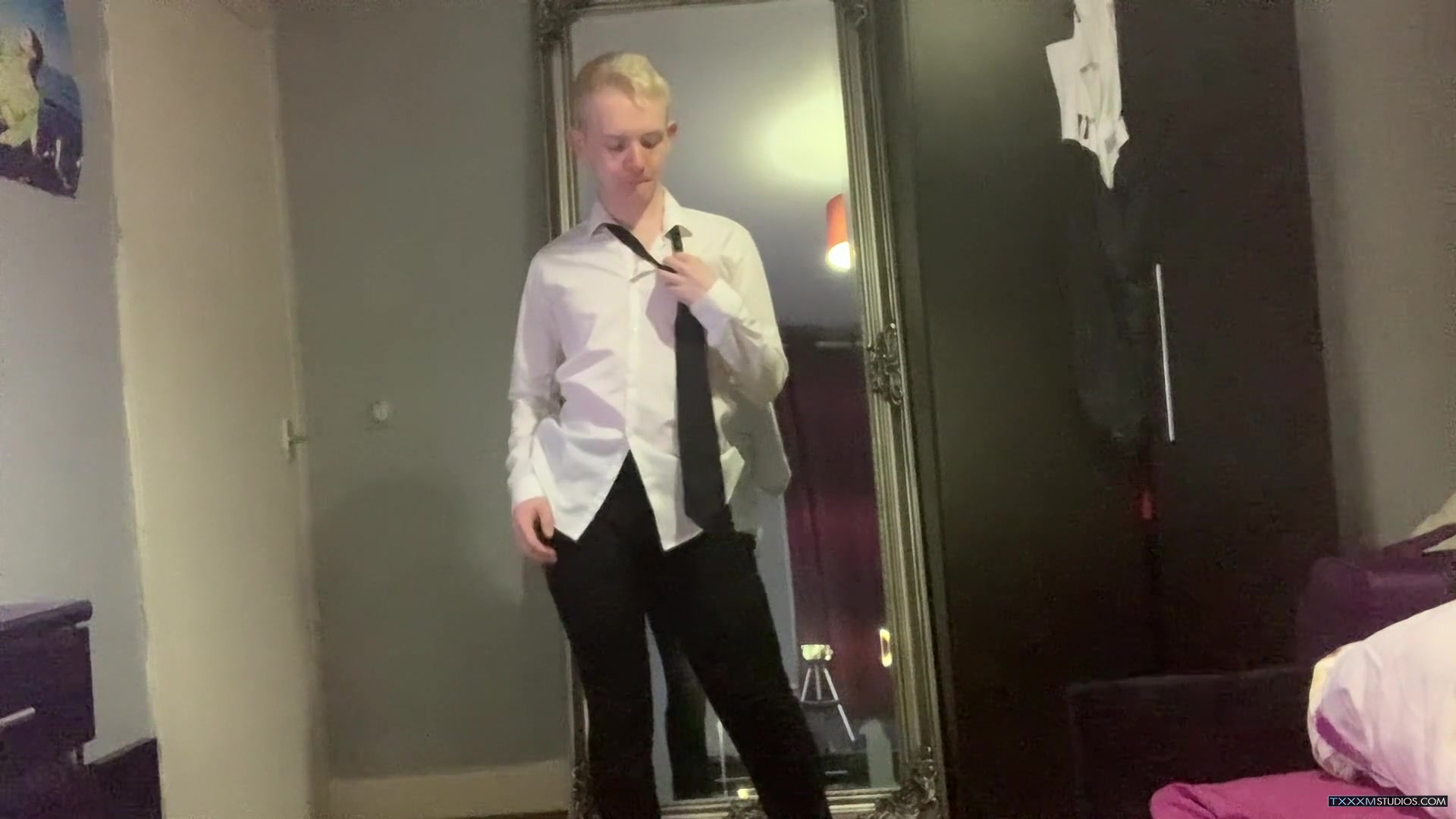 Shirt & Tie Boy Cums For You - Conor Rey