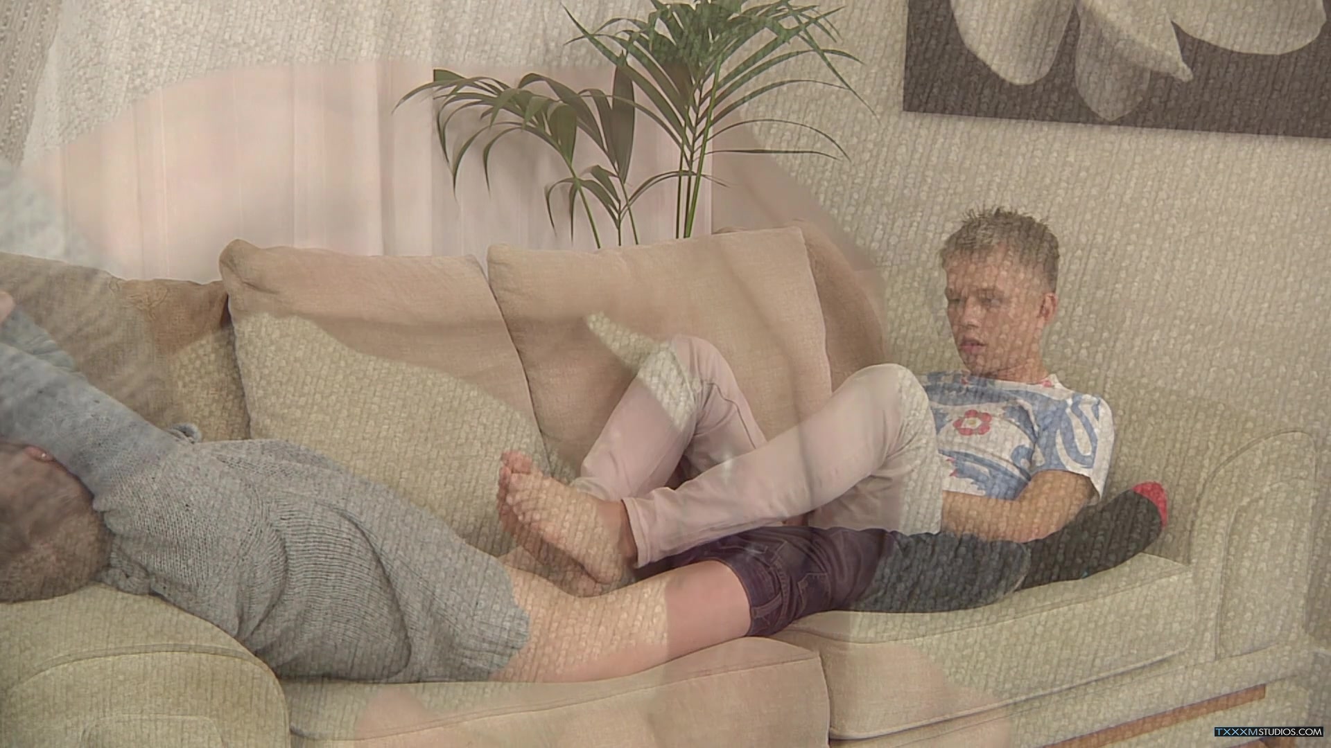 A Messy Foot Wanking Cum Shot! - Chris Jensen & Ashton Bradley