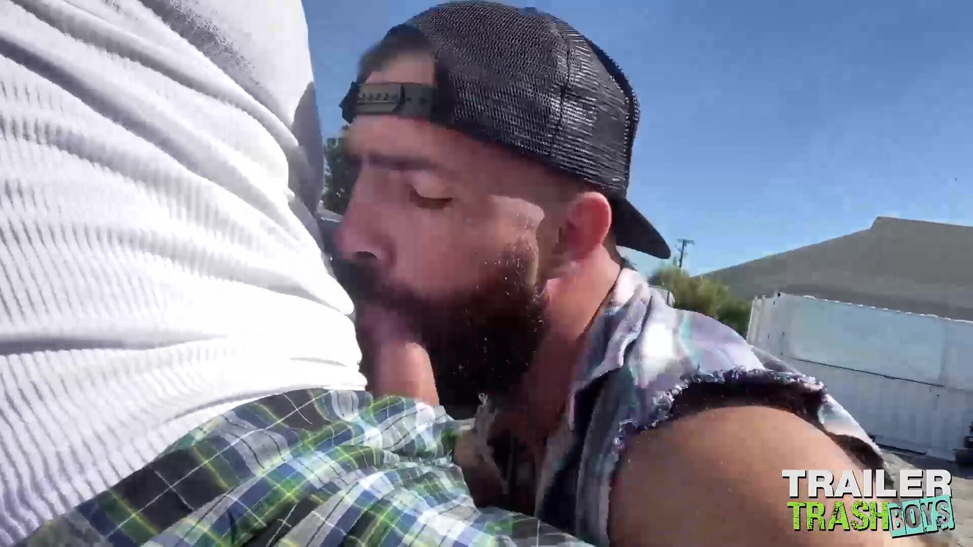 TRAILERTRASHBOYS Hunky Vince Parker Raw Breeds Jake Nicola