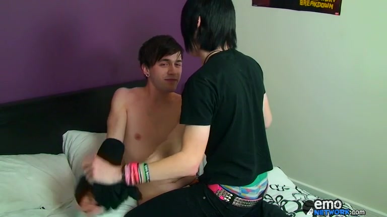 Two Horny Emo Boys Go At It Hard & Hungry - Josh Holden & Josh Osbourne