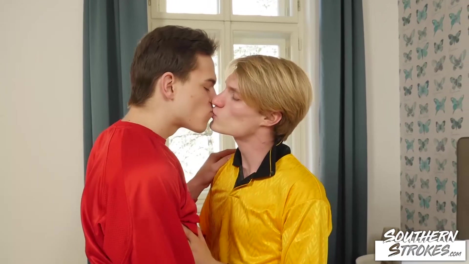 SOUTHERNSTROKES Blond Robbie Dane Fucked By Craig Keller