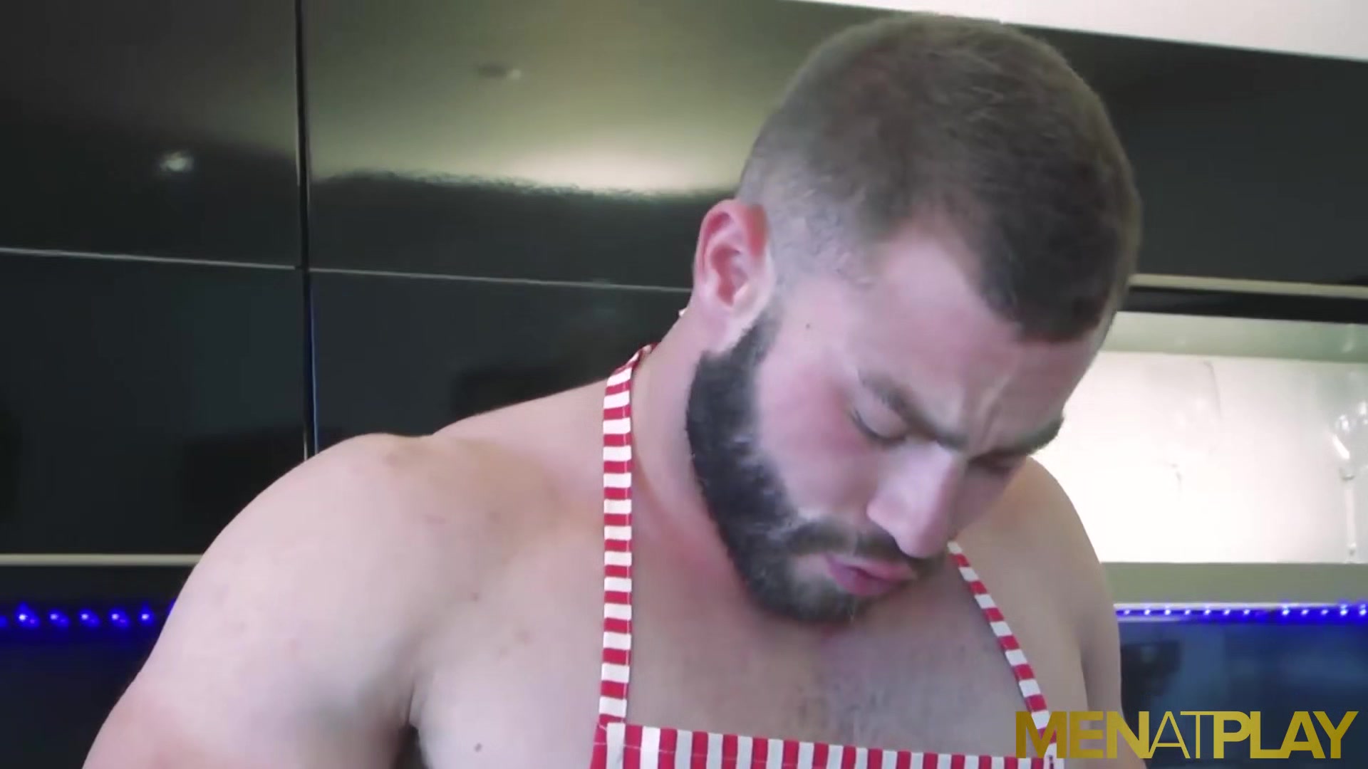 MENATPLAY Hunky Businessman Frank Valencia Fucks Diego Reyes