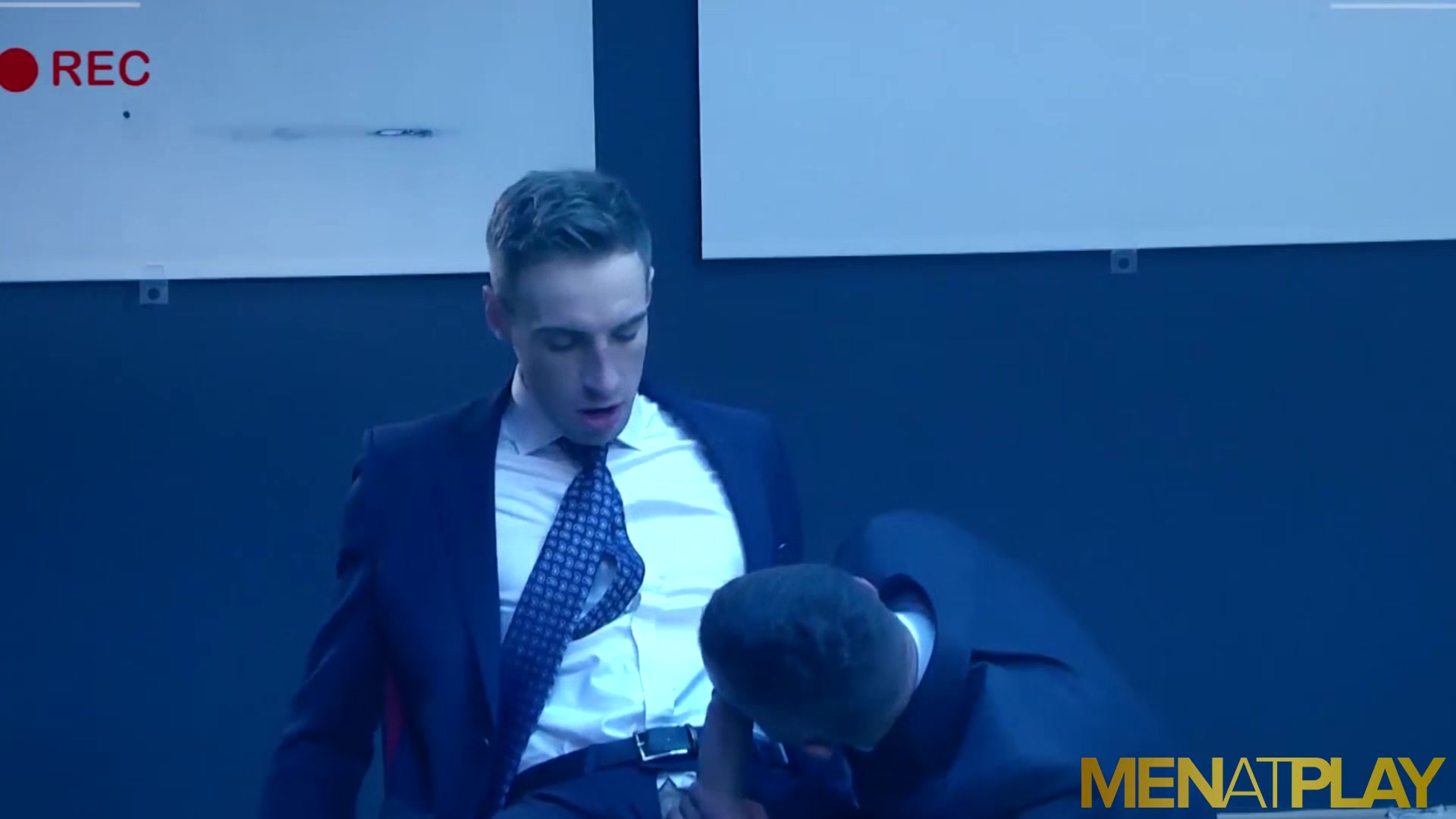MENATPLAY Muscular Emir Boscatto Anal Rides Kayden Gray