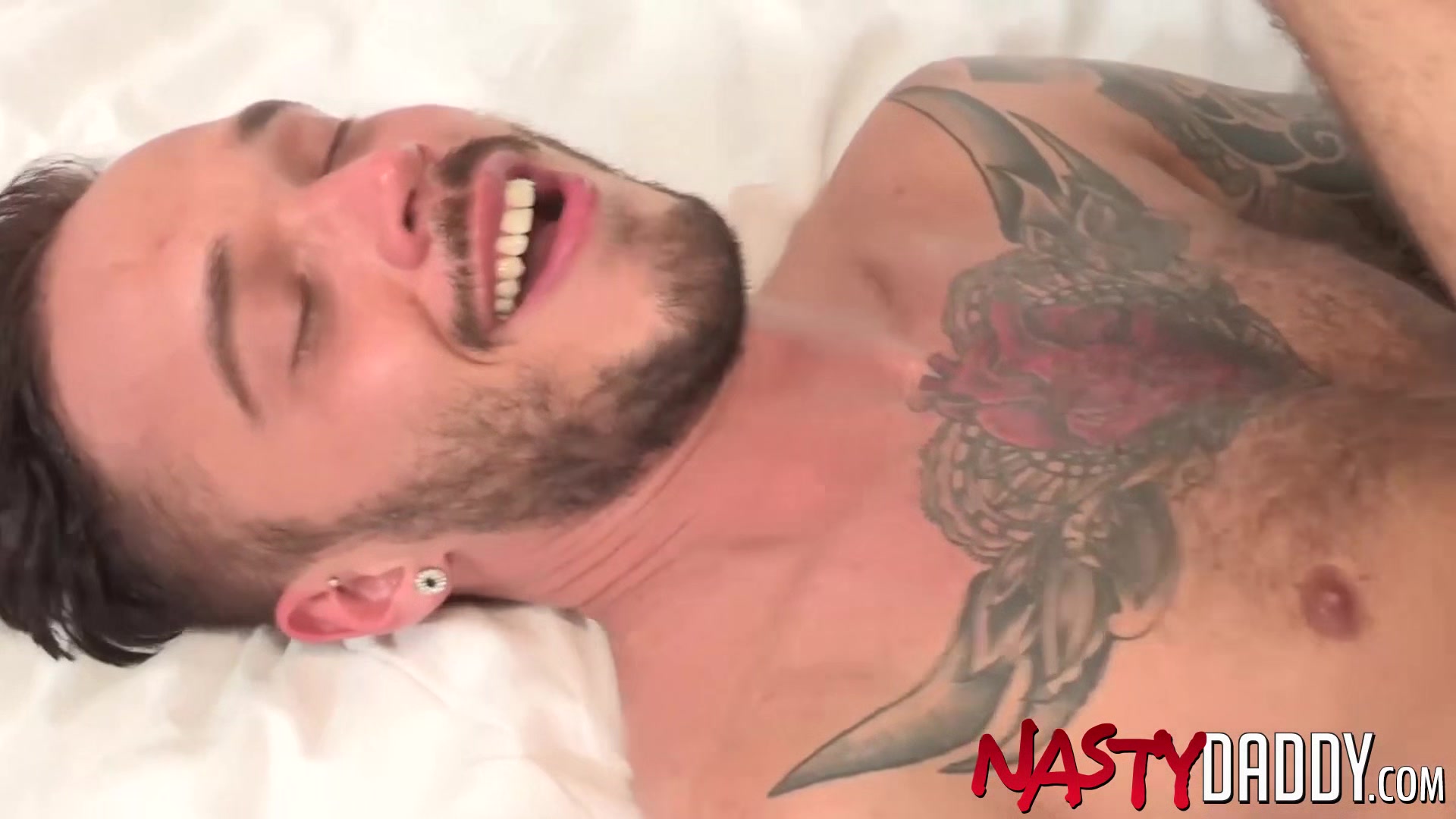NASTYDADDY Gorgeous Seth Knight Barebacks Chris Knight
