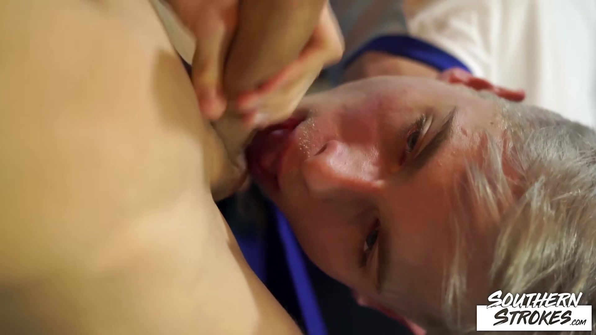 SOUTHERNSTROKES Christian Hermes And Nick Starlight Bareback