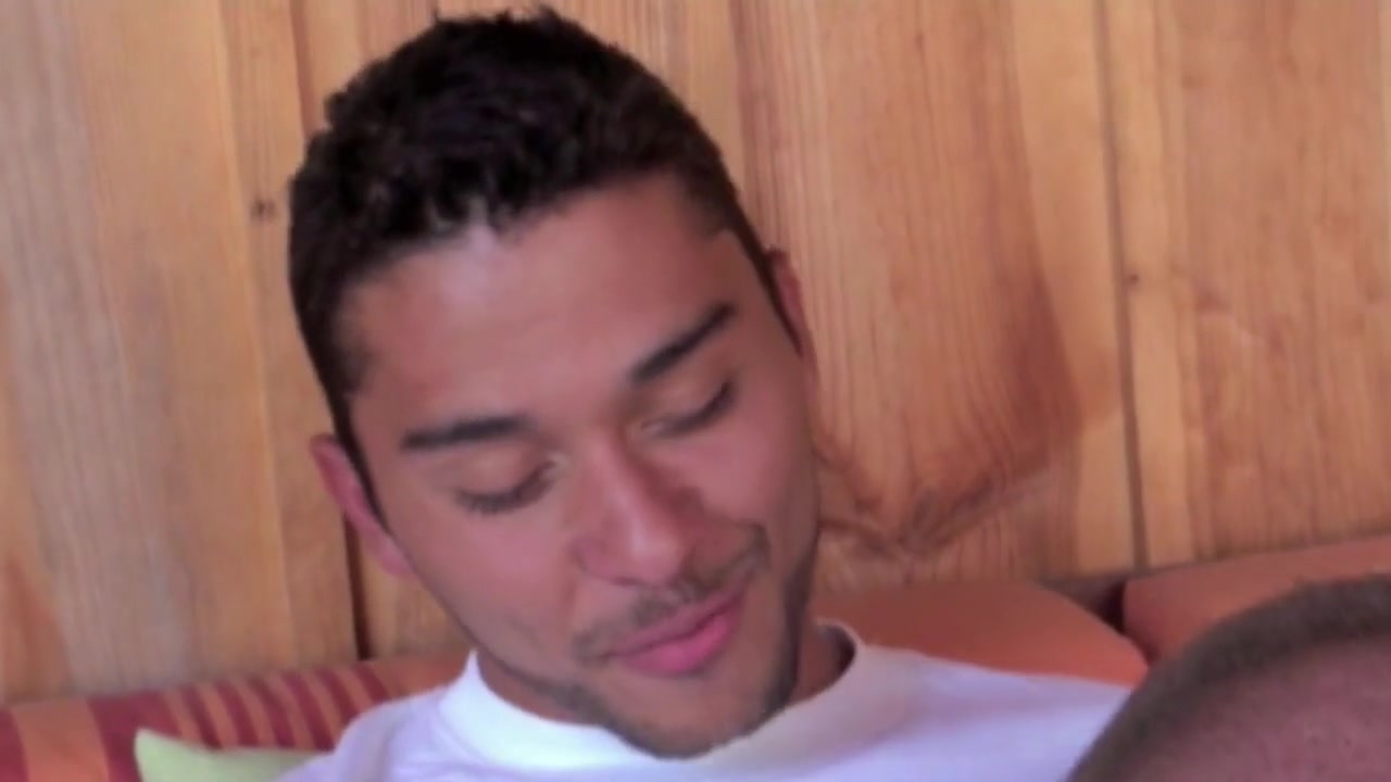 Mature bear fucked by twink Latino - CrunchBoy