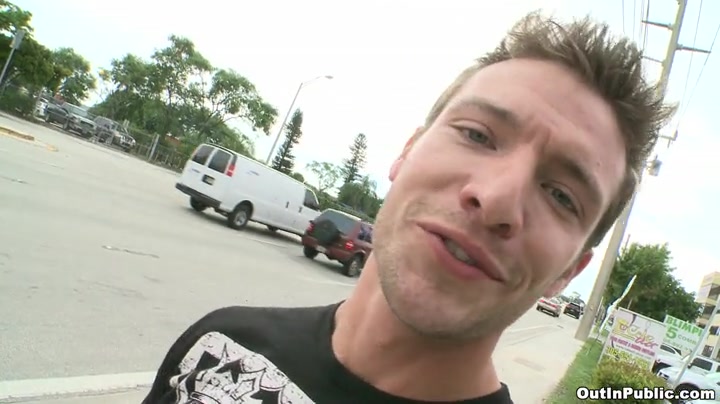 Straight Guy gives Blowjob