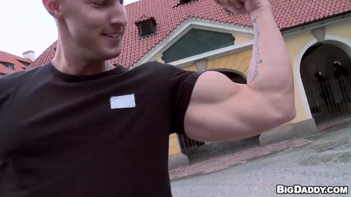 Horny Men Fuck In Public!