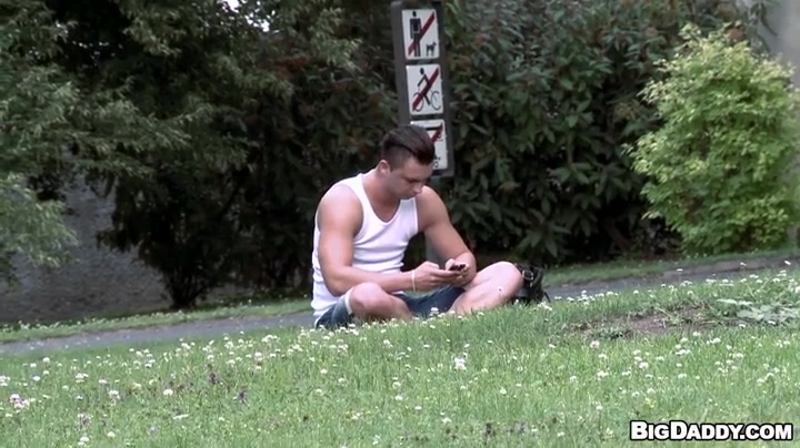 Horny Men Fuck In Public!
