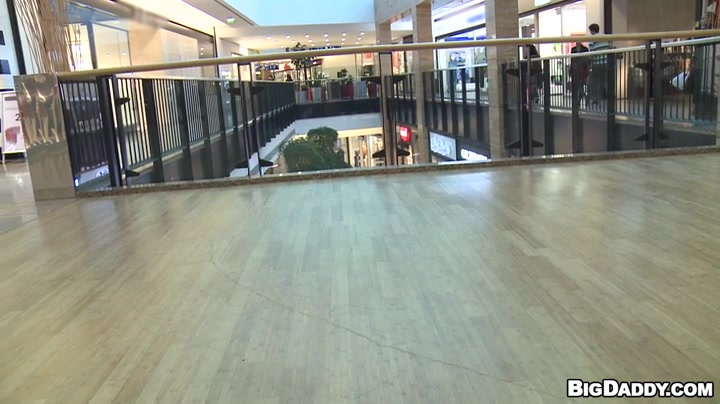 Casting For Man Ass At The Mall