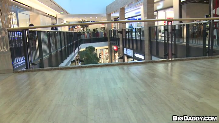 Casting For Man Ass At The Mall