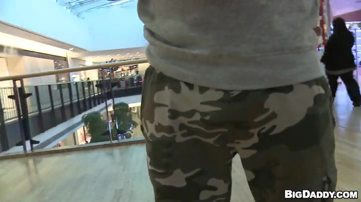 Casting For Man Ass At The Mall