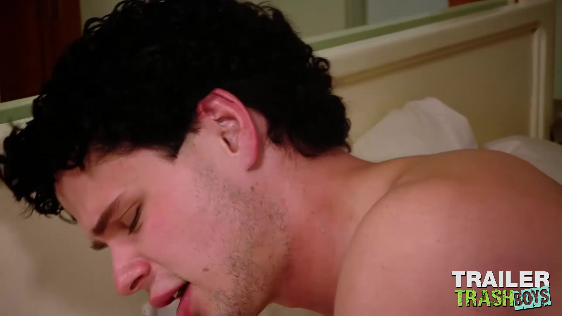 TRAILERTRASHBOYS Gay Johnny Ford Barebacked By Dylan Hayes