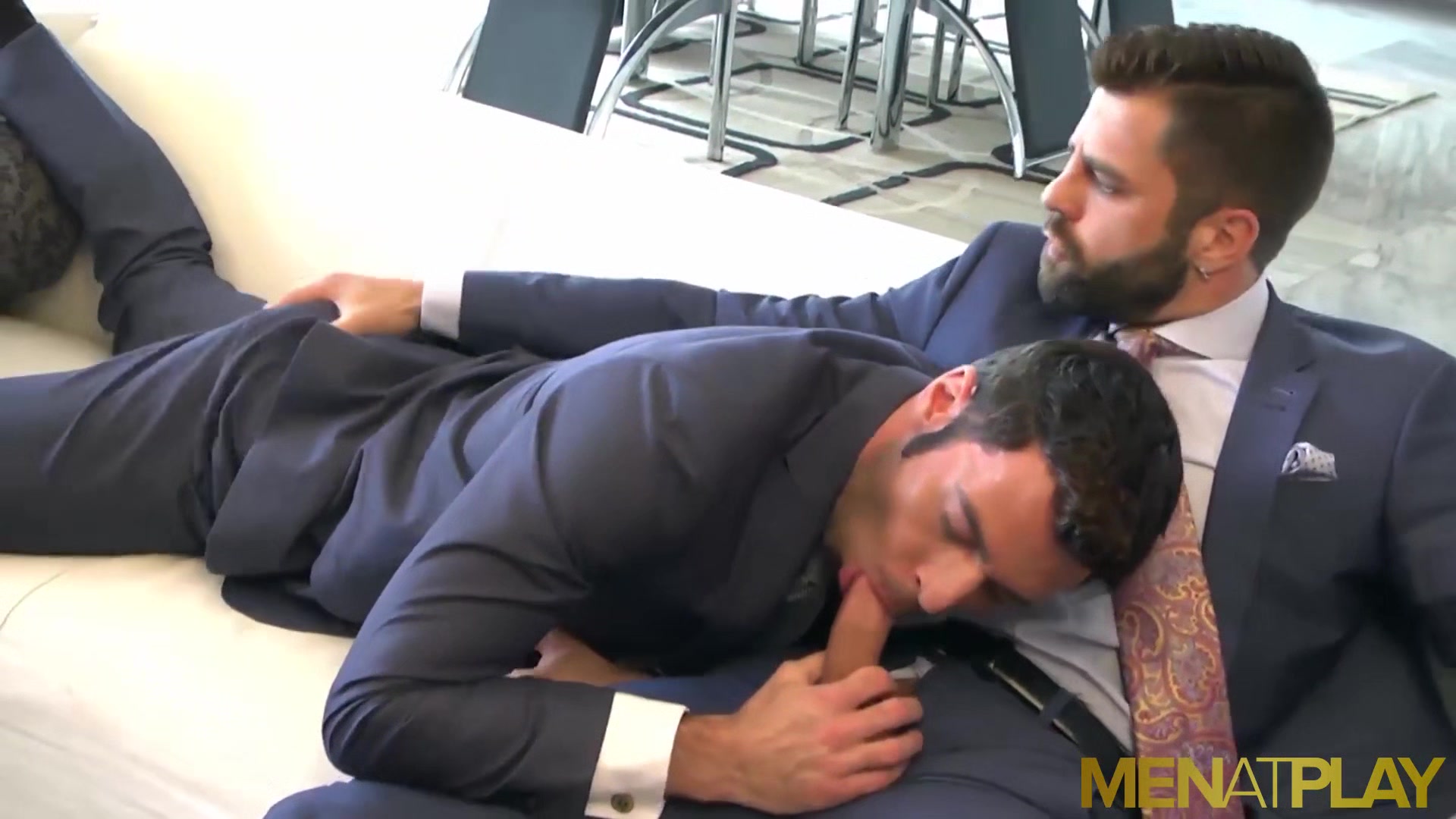 MENATPLAY Latino Dario Beck Anal Rides Hunk Hector de Silva