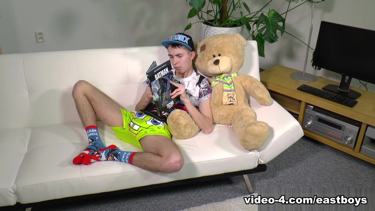 Cute Jonathan - Handjob One - EastBoys