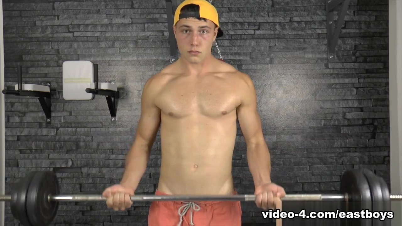Muscle Worship - Flex - EastBoys