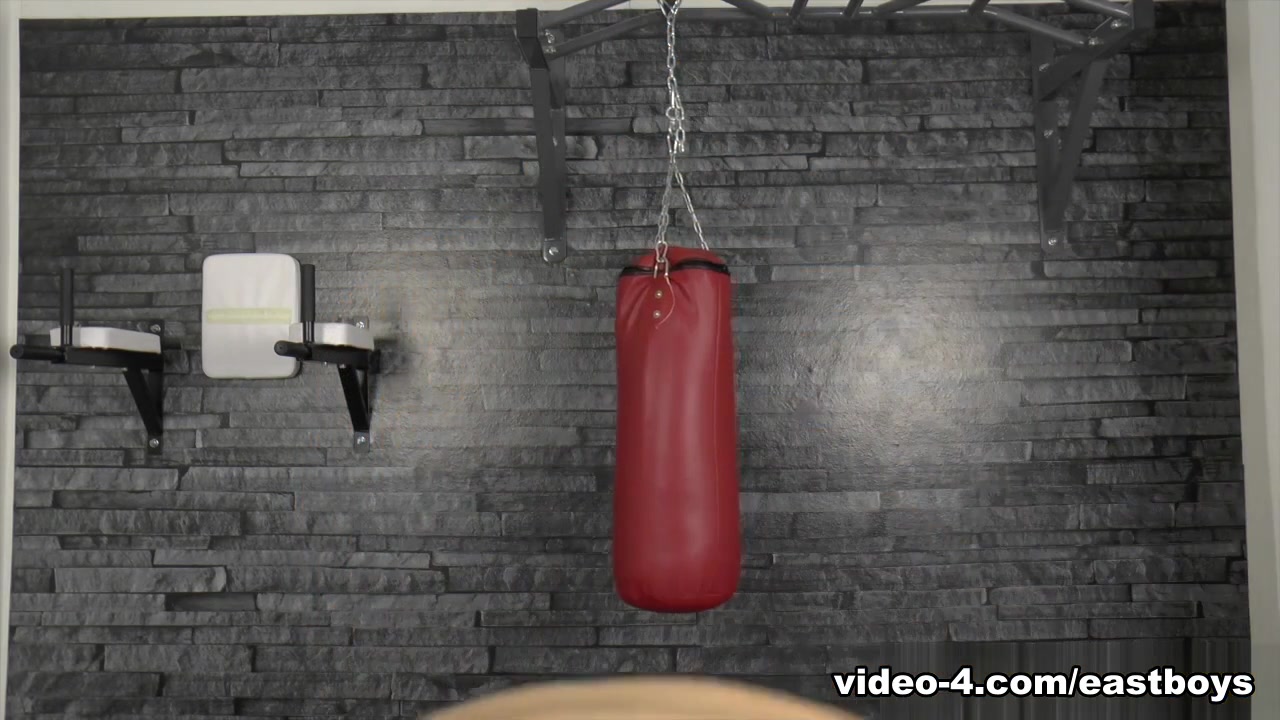 Muscle Worship - Flex - EastBoys