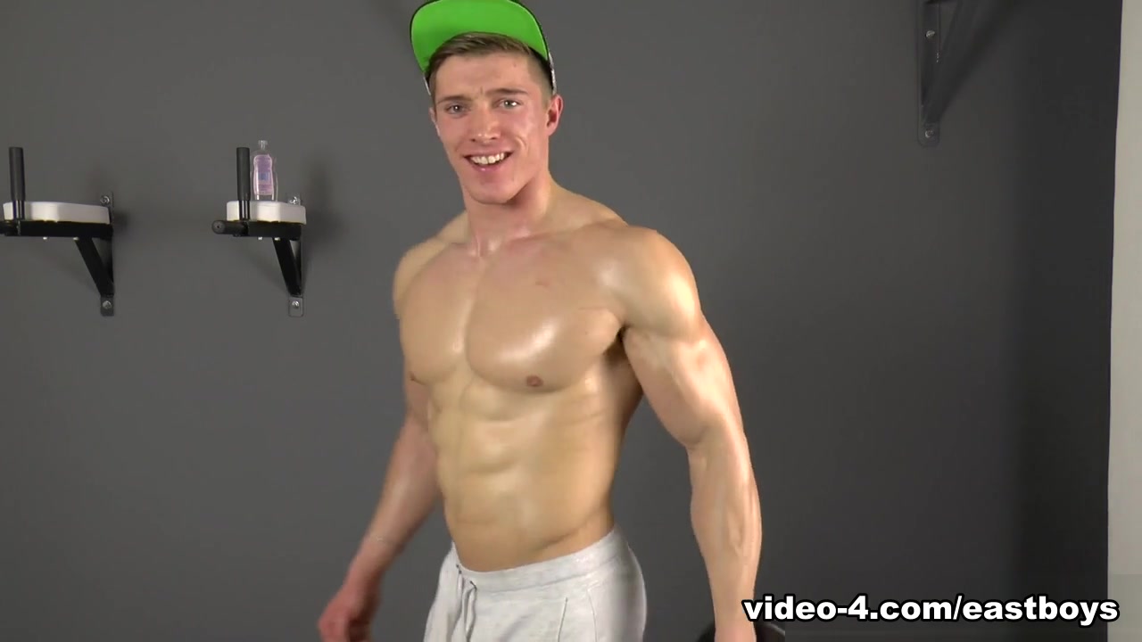 Casting -Muscle Flex - Jerking off - EastBoys