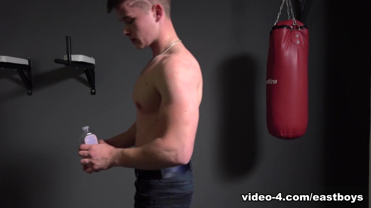 Muscle Flex - Casting 22 - EastBoys