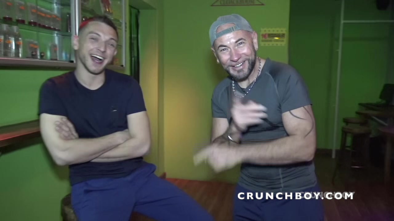ROMANTIK fucked barebck by KALIL for CRUNCHBOY in BoyBerry Cruising madrid