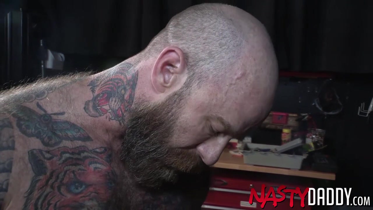 NASTYDADDY Hairy Tattooed Jack Dixon Barebacks Trent Cougar
