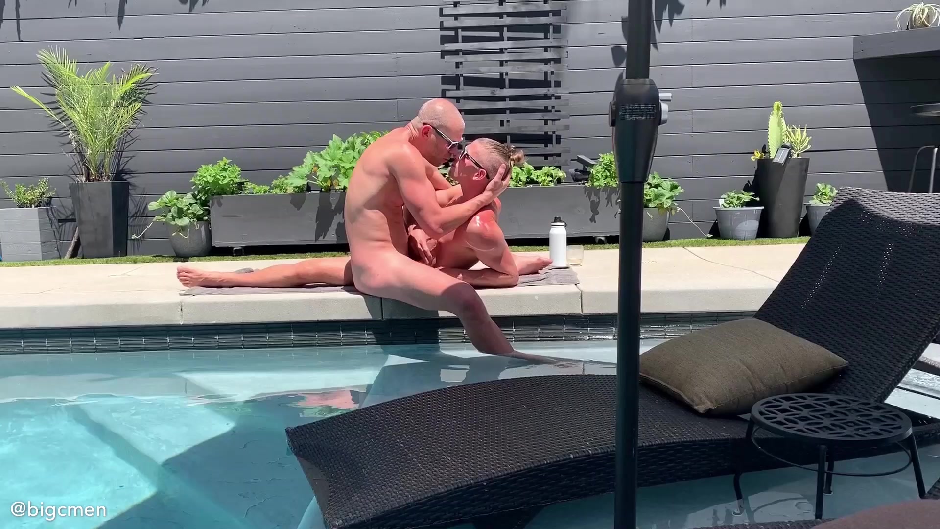 The Big C Men Cory & Jared Show Off & Play Poolside With Their New Friend