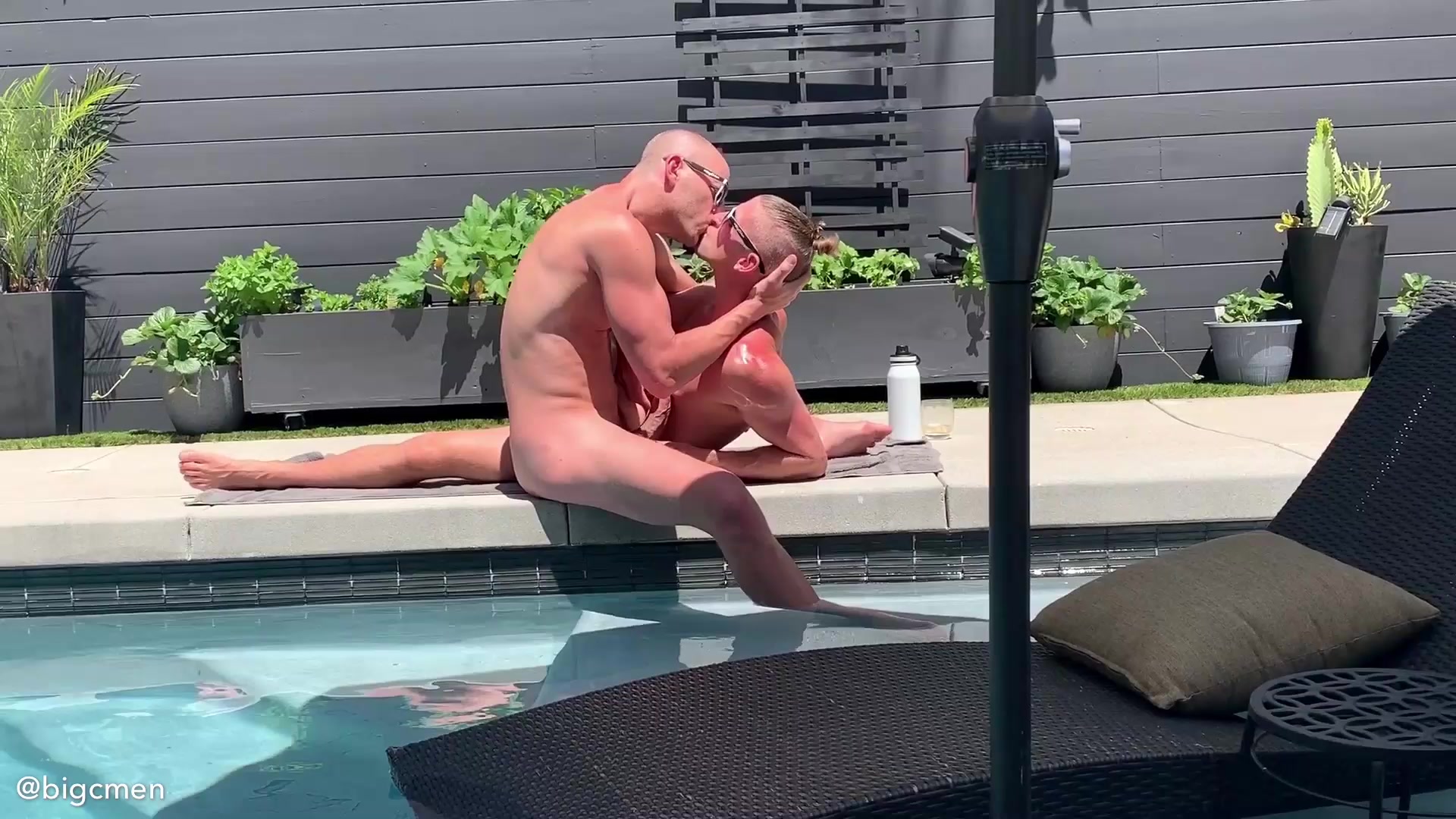 The Big C Men Cory & Jared Show Off & Play Poolside With Their New Friend