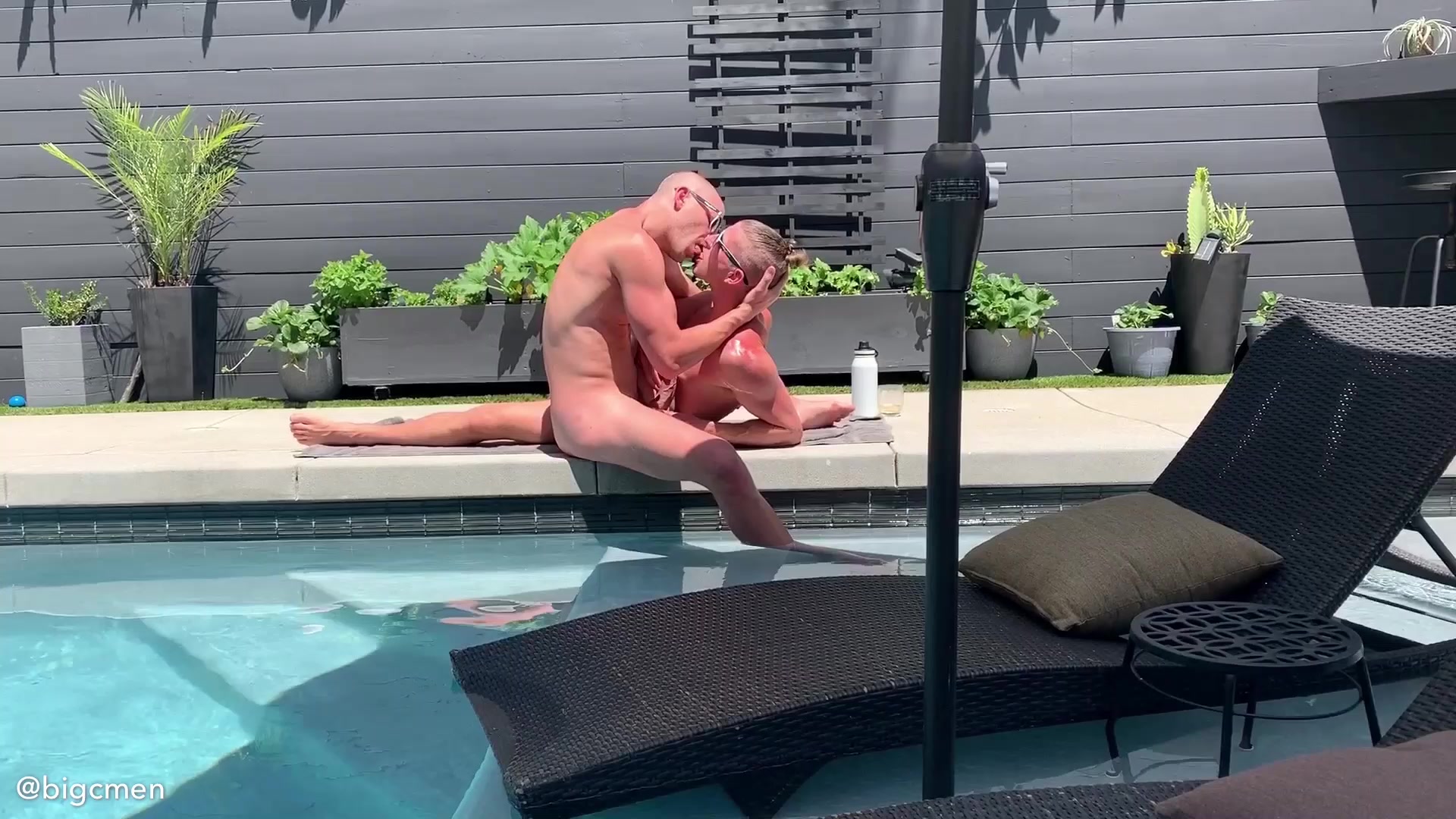 The Big C Men Cory & Jared Show Off & Play Poolside With Their New Friend