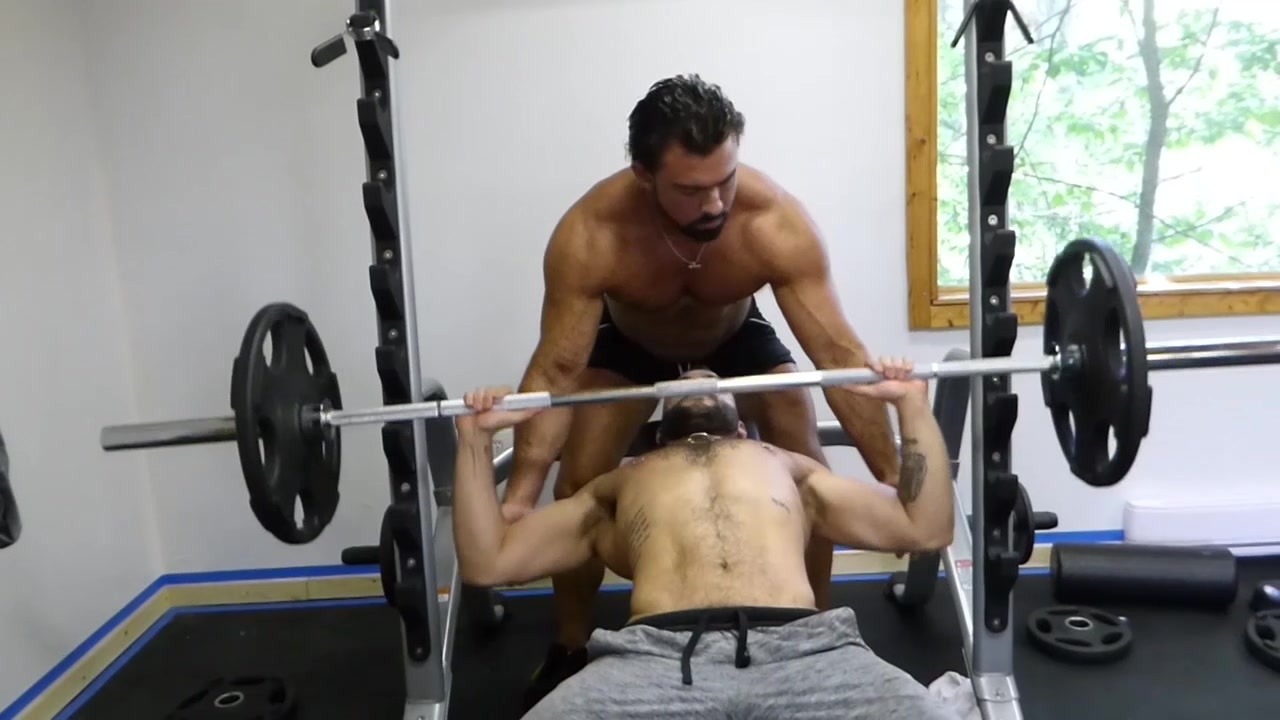 Maverick Men Directs Big Muscle Pumpand Fuck