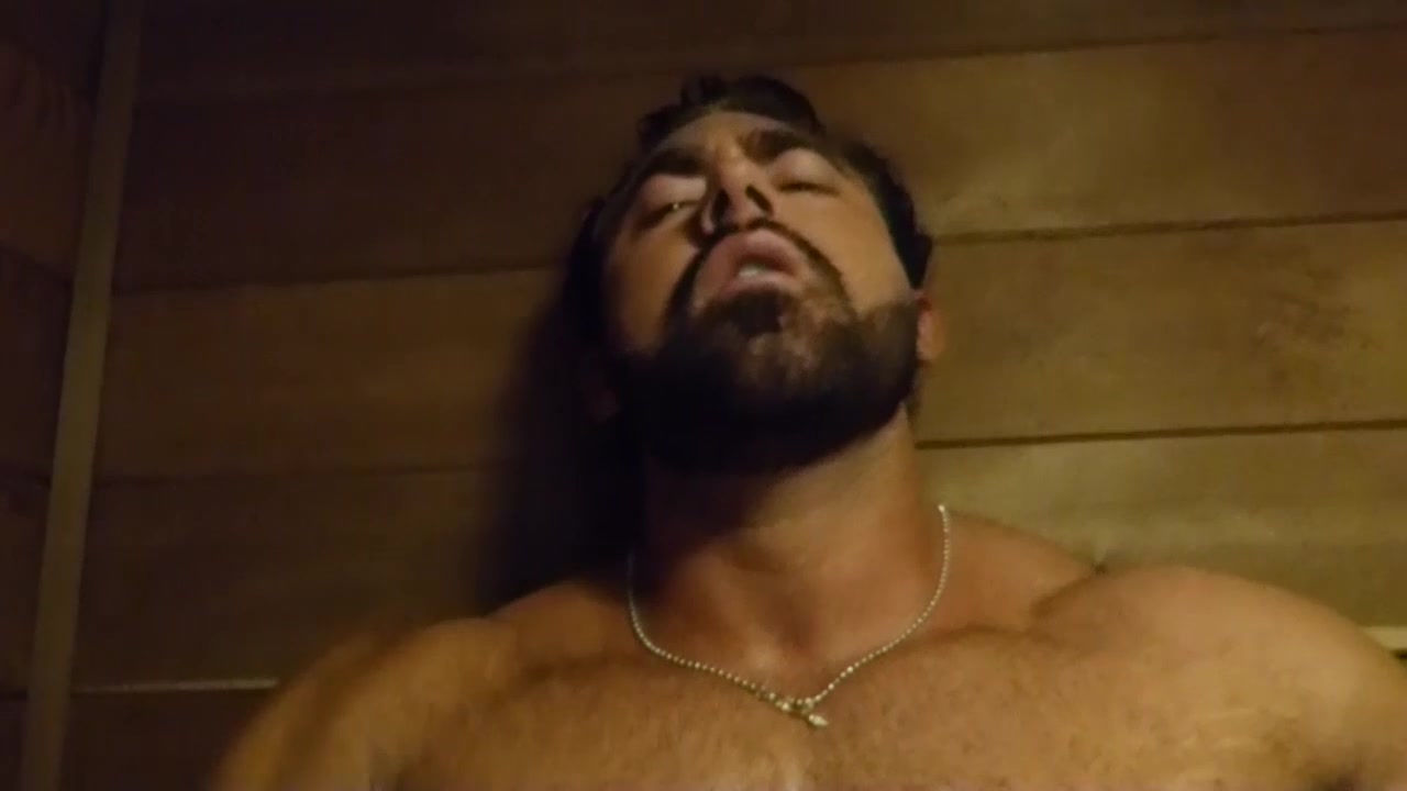 Maverick Men Directs Big Muscle Pumpand Fuck