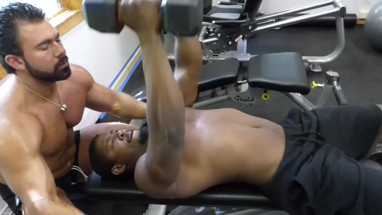 Maverick Men Directs Barebacking Muscle Beasts