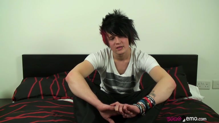 Gorgeous Louis Beats His Emo Meat - Louis Phantom Jerks