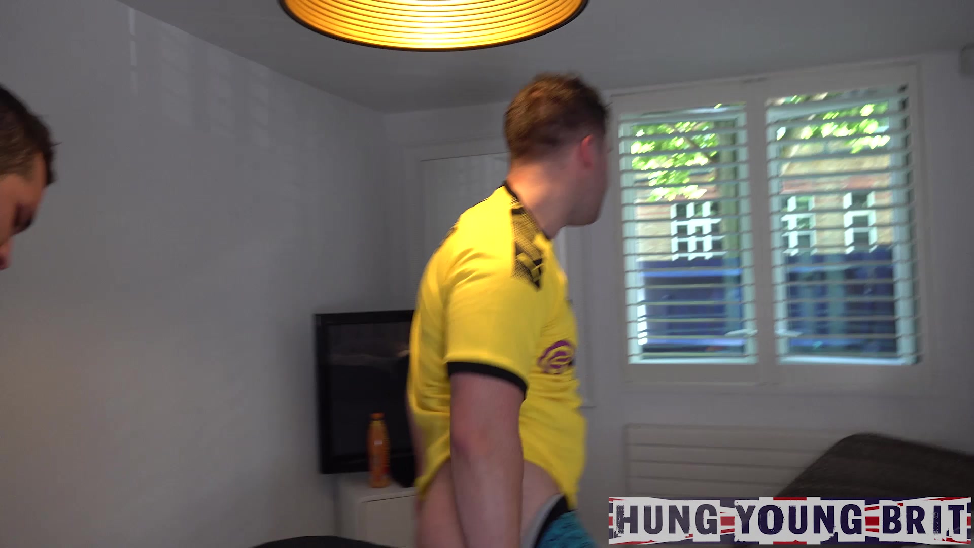 Hung Young Brit5 Guys Chillin
