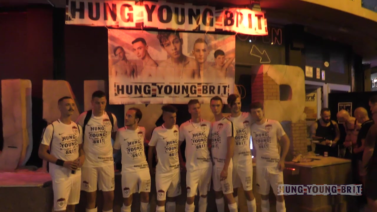 Hung Young Brit2xladstiedupto