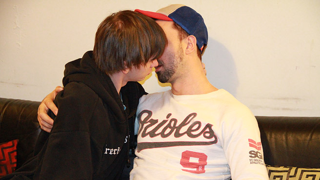 Sammy and Lucas - Top Versus Bottom - AmateursDoIt