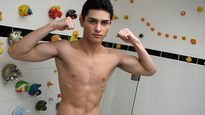 Jordon 21yo Shower Jerk - AmateursDoIt