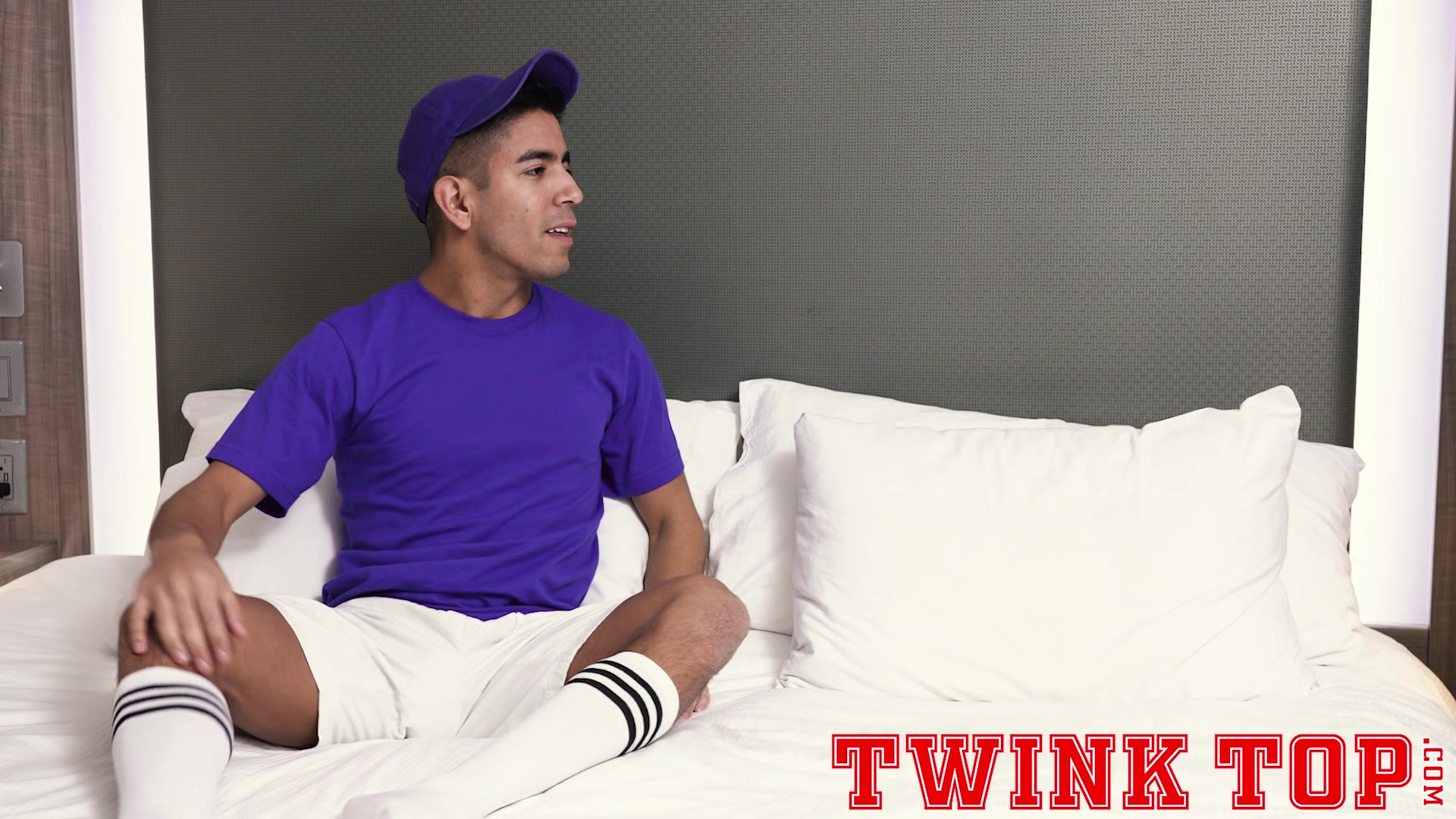TwinkTop- Cole Blue sucks every inch of Latin jock Milo Miles’ dick