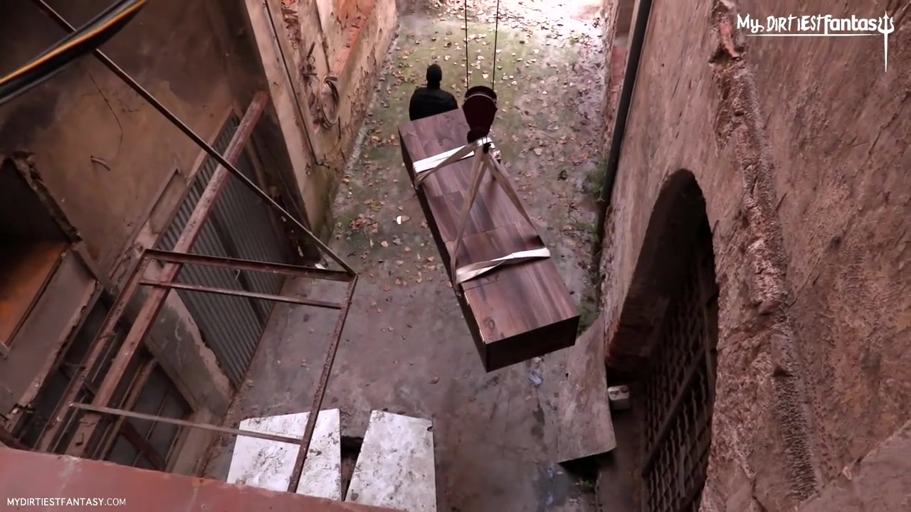 Adam's Fantasy Incognito Fuck Raw - KinkMen