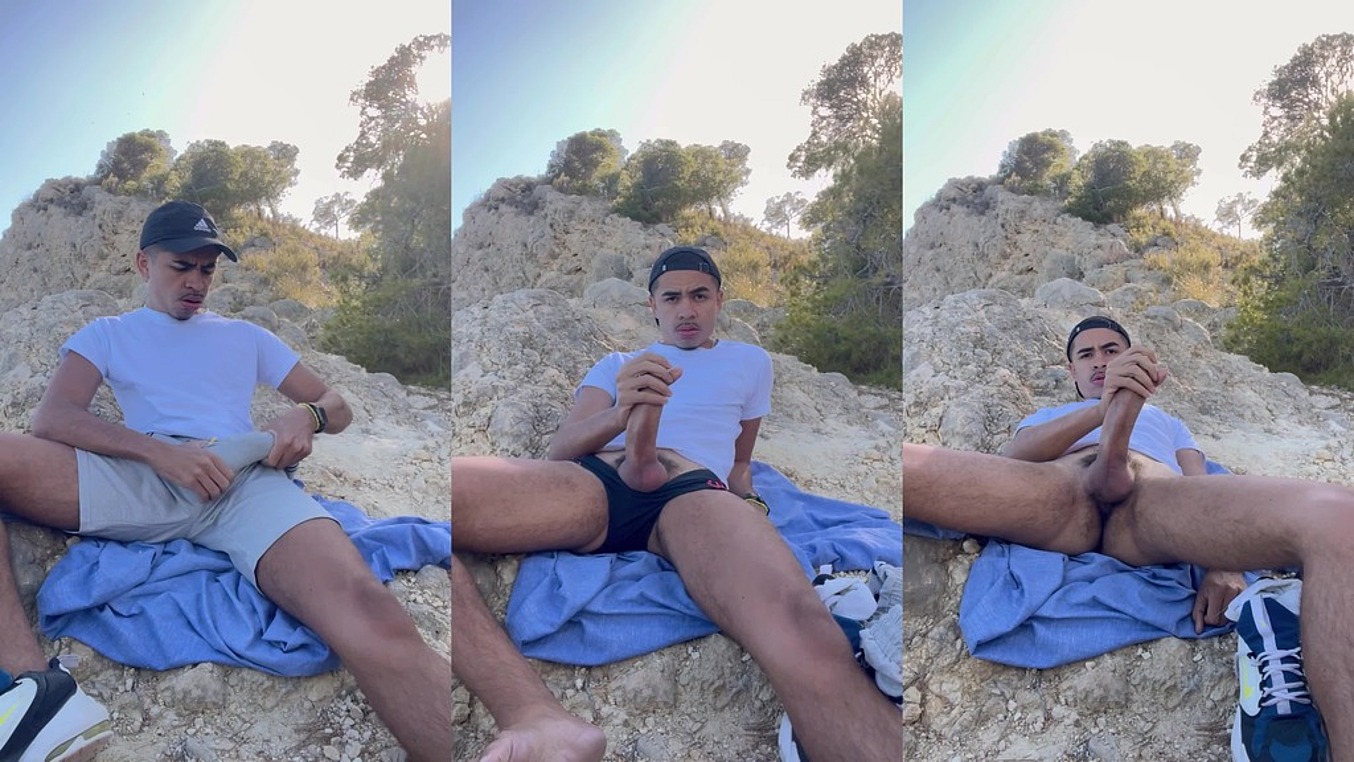 Dotadao gozando muito na trilha - PissVids